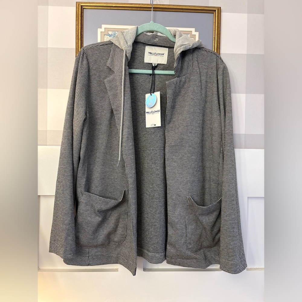Wallflower Black and White Checkered Hooded Jacket Size Small